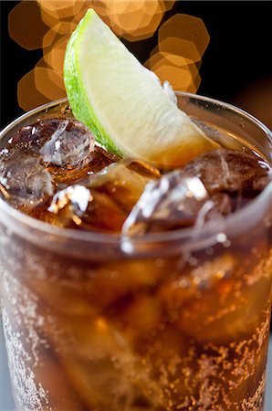 simsearch:614-06002039,k - Cola drink with lime Stock Photo - Premium Royalty-Free, Code: 614-06002039