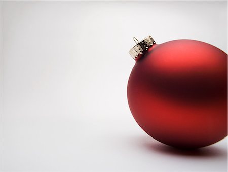 simsearch:614-05955756,k - Red Christmas decoration, studio shot Stock Photo - Premium Royalty-Free, Code: 614-06002239