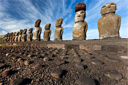 Moai statues, ahu tongariki, easter island, polynesia Foto de stock - Sin royalties Premium, Código: 614-06002485