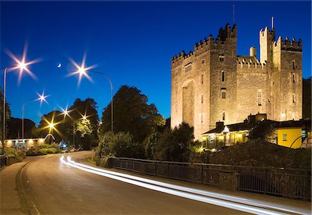 simsearch:400-05683614,k - Bunratty castle at night, bunratty, county clare, ireland Foto de stock - Sin royalties Premium, Código: 614-06002504