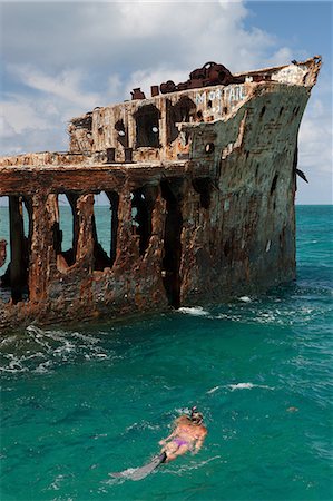 Snorkeling Near Sapona Wreck Foto de stock - Sin royalties Premium, Código: 614-06044223