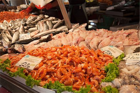 Marché aux poissons à vendre au rialto, Venise, Italie Photographie de stock - Premium Libres de Droits, Code: 614-06043667