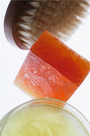seife - Seife, Körper-Pinsel und Toilettenartikel Stockbilder - Premium RF Lizenzfrei, Bildnummer: 614-06043679