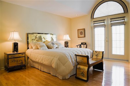 sunlight french window - Bedroom interior Stock Photo - Premium Royalty-Free, Code: 614-06043716