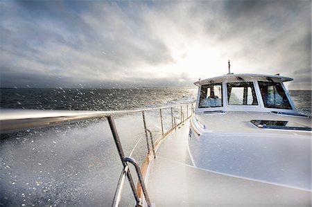 Power boat and ocean spray Foto de stock - Sin royalties Premium, Código: 614-06116405