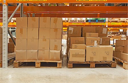 package nobody - Cardboard boxes in warehouse Foto de stock - Sin royalties Premium, Código: 614-06169106