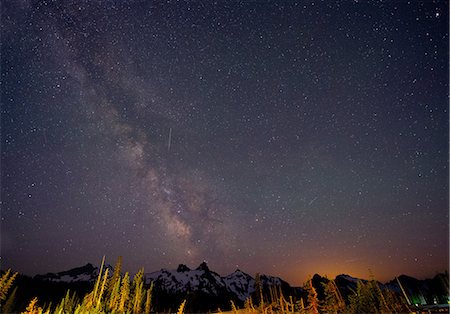 simsearch:614-08873759,k - The Milky Way over The Cascades, Washington, USA Foto de stock - Sin royalties Premium, Código: 614-06311857