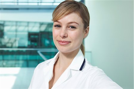 Portrait of hospital nurse Stock Photo - Premium Royalty-Free, Code: 614-06336241