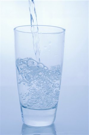 simsearch:614-00388224,k - Pouring glass of water Stock Photo - Premium Royalty-Free, Code: 614-06336357