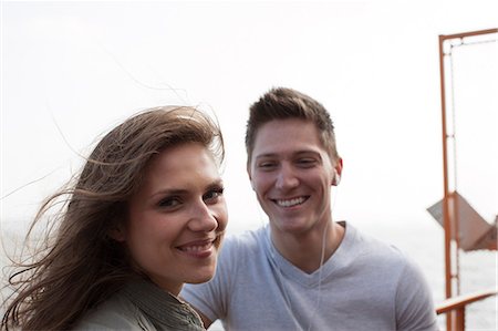 Young couple outdoors Foto de stock - Sin royalties Premium, Código: 614-06402765