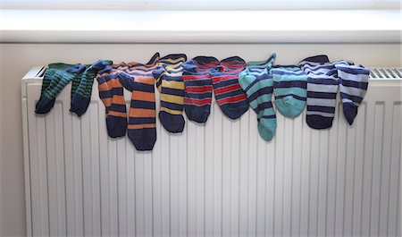 secar - Socks drying on radiator Foto de stock - Sin royalties Premium, Código: 614-06402962