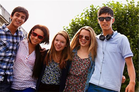 simsearch:614-06403026,k - Teenage friends looking at camera Stock Photo - Premium Royalty-Free, Code: 614-06403072