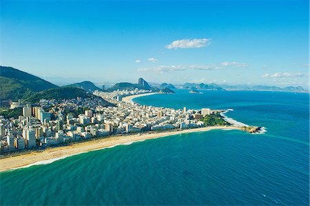 plage de copacabana - Vue aérienne des plages d'Ipanema et de Copacabana, Rio de Janeiro, Brésil Photographie de stock - Premium Libres de Droits, Code: 614-06403138