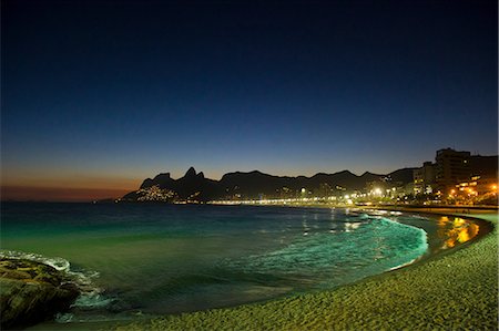 south america coast - Ipanema beach at night, Rio de Janeiro, Brazil Foto de stock - Sin royalties Premium, Código: 614-06403146