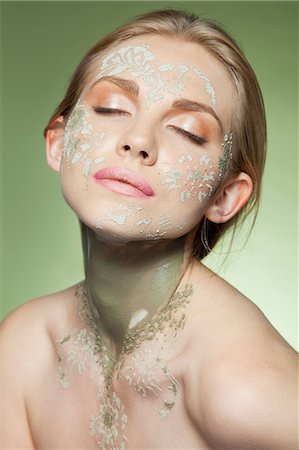 floral design - Womans face decorated with face mask Foto de stock - Sin royalties Premium, Código: 614-06442352