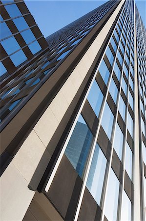 exterior modern architecture - Low angle view of office building Foto de stock - Sin royalties Premium, Código: 614-06442804