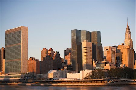 simsearch:614-06442801,k - East River and Manhattan buildings, New York City Foto de stock - Sin royalties Premium, Código: 614-06442800