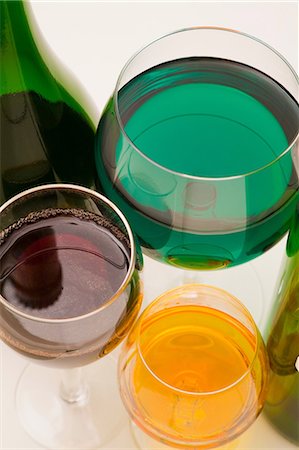 emerald green - Glasses with various drinks Foto de stock - Sin royalties Premium, Código: 614-06442979