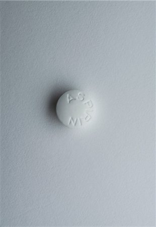 simsearch:614-06443115,k - One aspirin Foto de stock - Sin royalties Premium, Código: 614-06443140