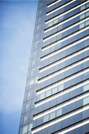 Close up of urban skyscraper Stockbilder - Premium RF Lizenzfrei, Bildnummer: 614-06536801