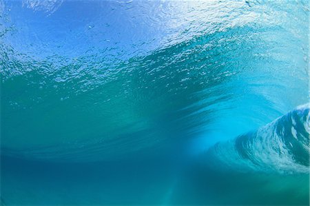 power and nobody - Crashing wave viewed underwater Foto de stock - Sin royalties Premium, Código: 614-06624434