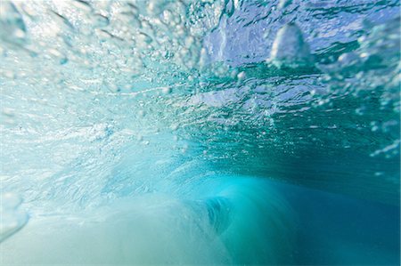 Crashing wave viewed underwater Photographie de stock - Premium Libres de Droits, Code: 614-06624670