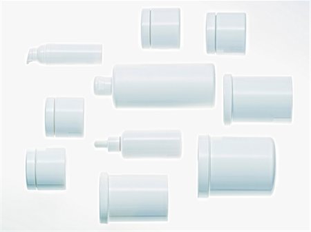 schlicht - Jars arranged on counter Stockbilder - Premium RF Lizenzfrei, Bildnummer: 614-06623466