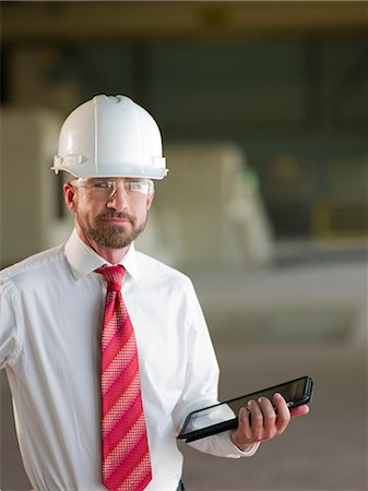 Businessman with tablet computer on site Stockbilder - Premium RF Lizenzfrei, Bildnummer: 614-06718865