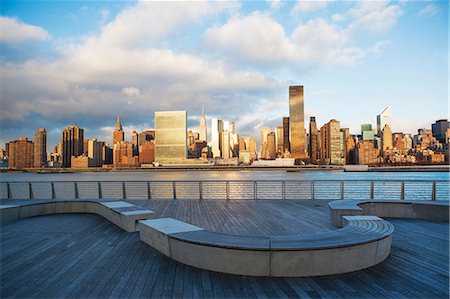 simsearch:614-06718714,k - New York City skyline and waterfront Foto de stock - Royalty Free Premium, Número: 614-06719126