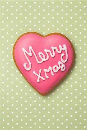 Decorated heart shaped cookie Stock Photo - Premium Royalty-Free, Code: 614-06719351