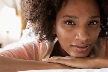 Close up of woman's serious face Photographie de stock - Premium Libres de Droits, Code: 614-06719641