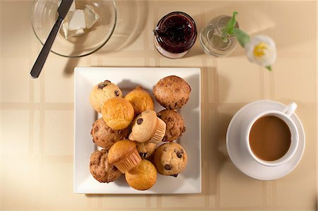Plate of muffins with coffee and jam Stock Photo - Premium Royalty-Free, Code: 614-06720027