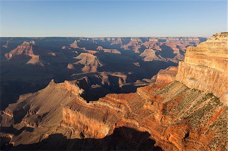 Rock formations in dry desert landscape Foto de stock - Sin royalties Premium, Código: 614-06720083