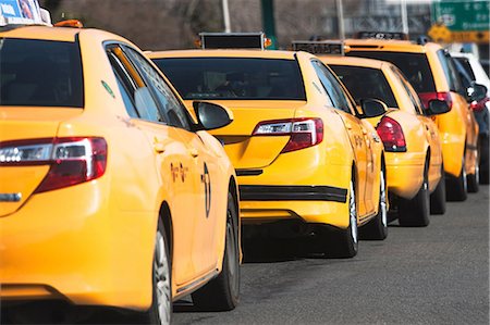 Line of yellow cabs, New York City, USA Stockbilder - Premium RF Lizenzfrei, Bildnummer: 614-06813345