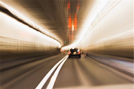 Cars in tunnel Photographie de stock - Premium Libres de Droits, Code: 614-06813346