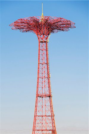 Parachute ride Photographie de stock - Premium Libres de Droits, Code: 614-06813407