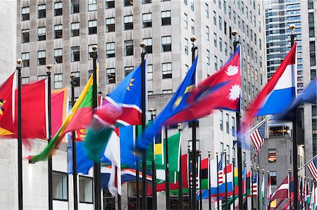 International flags Rockefeller Center, New York City, USA Photographie de stock - Premium Libres de Droits, Code: 614-06813401