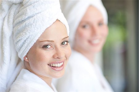 simsearch:614-06813793,k - Young women with towels on heads in spa Photographie de stock - Premium Libres de Droits, Code: 614-06813808