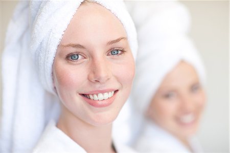 simsearch:614-06813793,k - Young women with towels on heads in spa Photographie de stock - Premium Libres de Droits, Code: 614-06813809