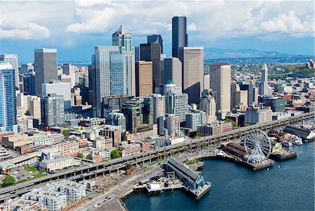 simsearch:614-09210855,k - Aerial view of Seattle waterfront and ferris wheel, Washington State, USA Photographie de stock - Premium Libres de Droits, Code: 614-06897011