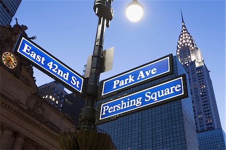 simsearch:614-09210849,k - Pershing Square and Park Avenue street signs at dusk, New York City, USA Foto de stock - Sin royalties Premium, Código: 614-06974182