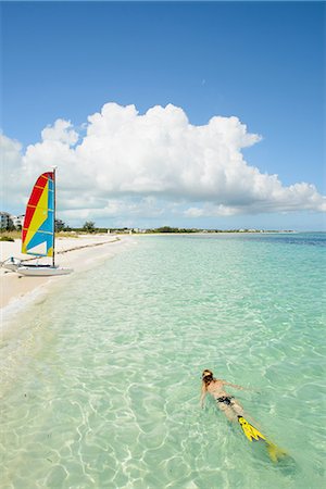 Woman snorkelling, Grace Bay, Providenciales, Turks and Caicos, Caribbean Stockbilder - Premium RF Lizenzfrei, Bildnummer: 614-06974648