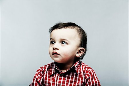 Portrait of baby boy wearing checked shirt Stockbilder - Premium RF Lizenzfrei, Bildnummer: 614-06974706
