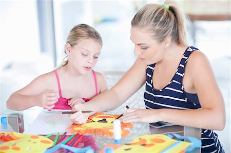 pony tail - Children's mask making party Photographie de stock - Premium Libres de Droits, Code: 614-06973560