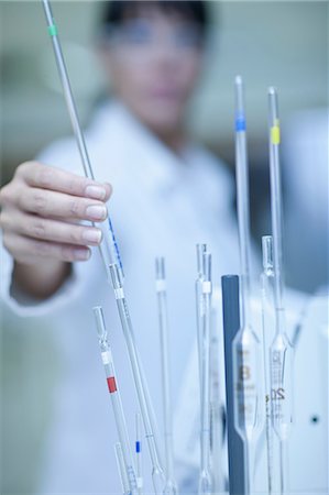 formule chimique - Oenologists at work Photographie de stock - Premium Libres de Droits, Code: 614-06973718