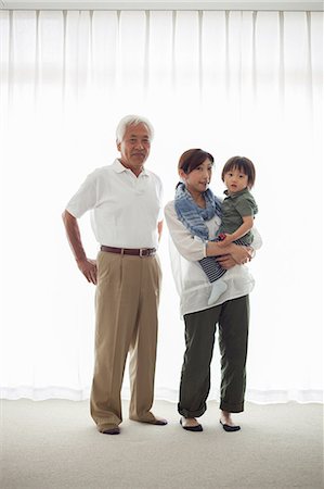 senior with adult child - Three generation family, portrait Foto de stock - Sin royalties Premium, Código: 614-07031637