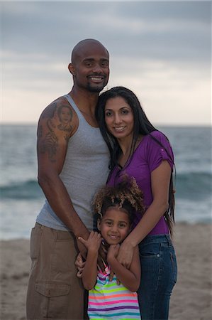 Portrait of mother and father with daughter Foto de stock - Sin royalties Premium, Código: 614-07146370