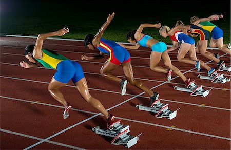 race track - Runners starting race Foto de stock - Sin royalties Premium, Código: 614-07194377