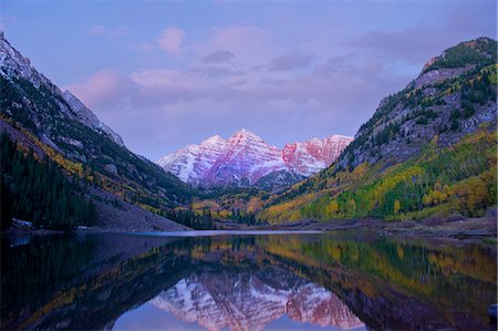 Maroon Bells, Maroon Lake, Aspen, Colorado, United States of America Photographie de stock - Premium Libres de Droits, Code: 614-07234945