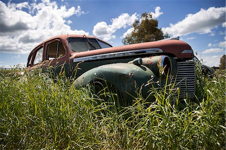 Abandoned vintage cars Stock Photo - Premium Royalty-Free, Code: 614-07239961